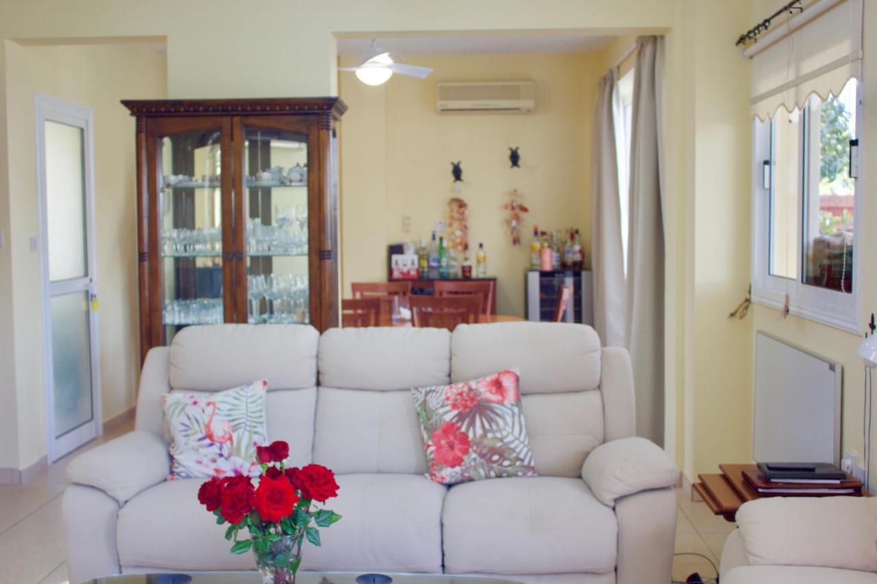 Carolyn Villa Is A Luxury 4-Bedroom Villa With Private Pool In Ayia Napa Exterior photo